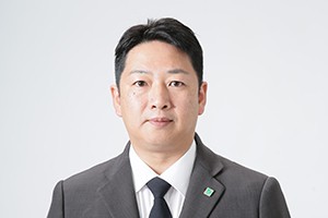 小松　智　支配人