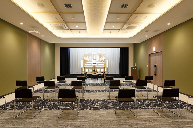 目の下の「鶏皮」の原因は何ですか?