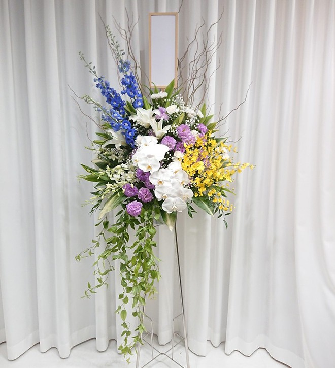 供花 供物 葬儀は信頼と実績の 典礼会館 へ 供花 供物 葬儀は信頼と実績の 典礼会館 へ
